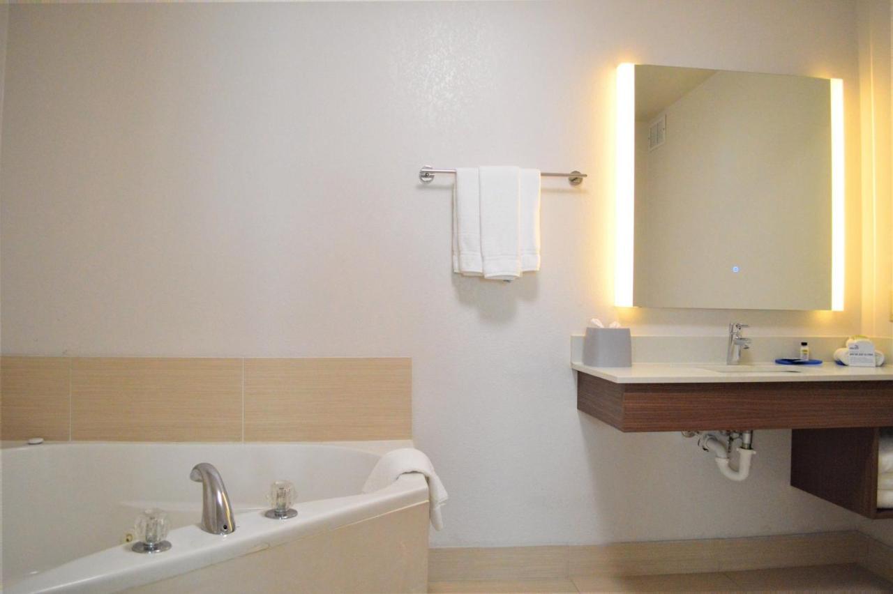 Holiday Inn Express & Suites Batesville By Ihg Ngoại thất bức ảnh