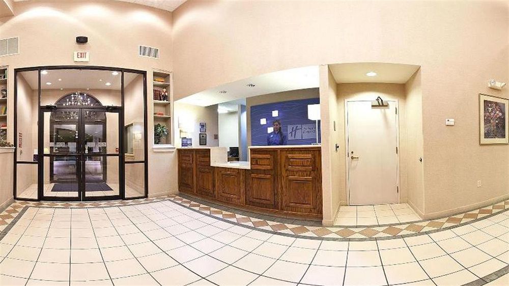 Holiday Inn Express & Suites Batesville By Ihg Ngoại thất bức ảnh