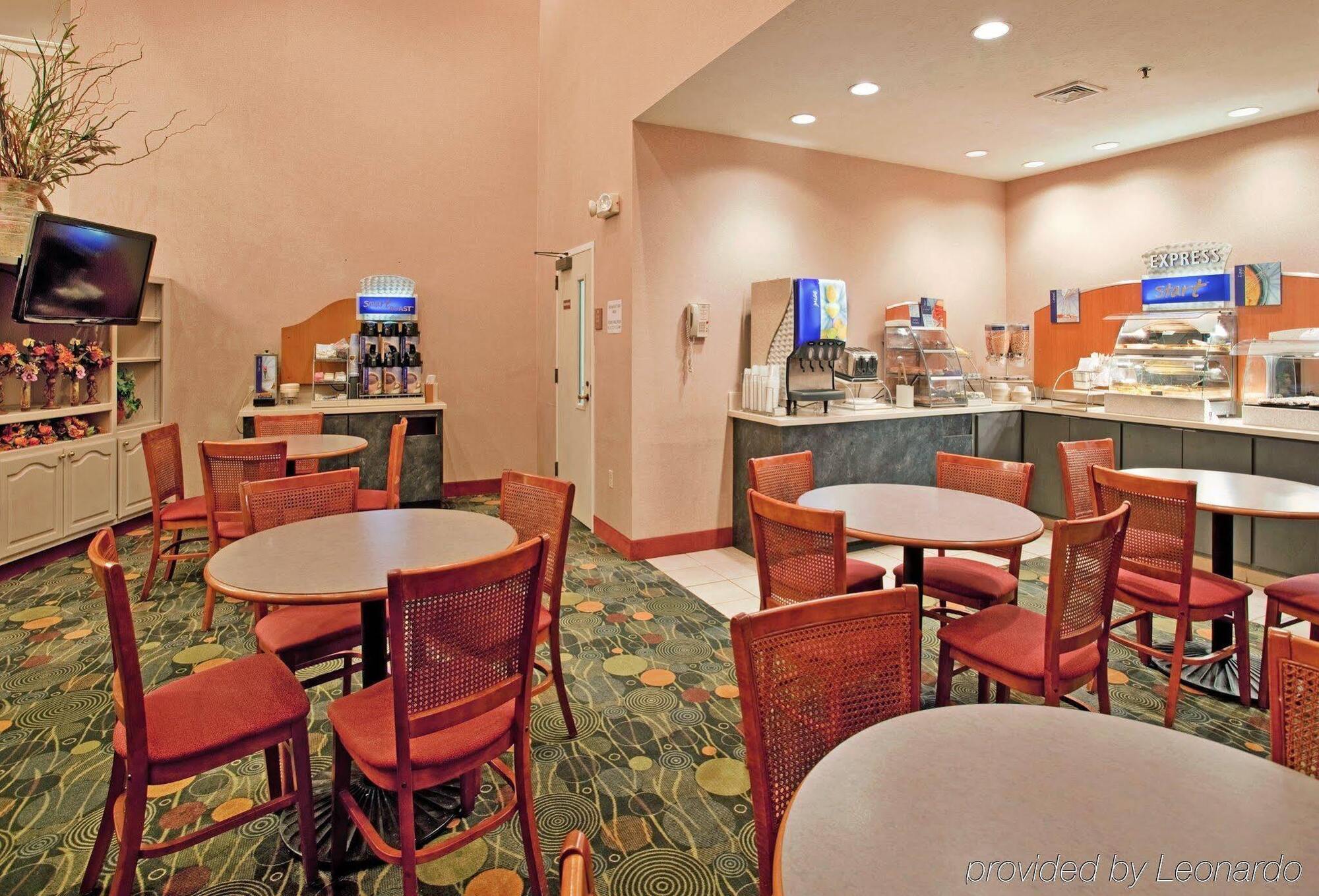 Holiday Inn Express & Suites Batesville By Ihg Ngoại thất bức ảnh